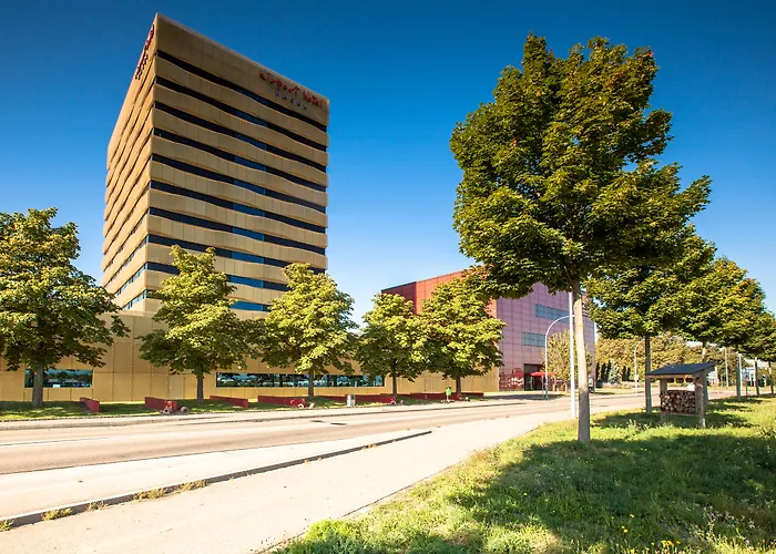Airport Hotel Basel - Convenient&Friendly